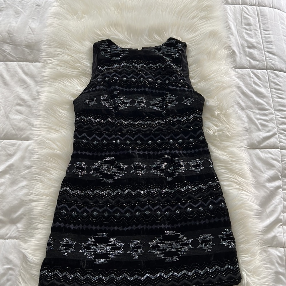 ALICE + OLIVIA Black Blue Beaded Jacquard Southwest Velvet Clyde Shift - Picture 7 of 10